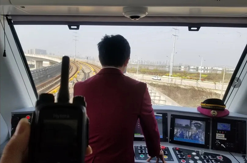 復蘇城市里的“煙火氣” 烽火助力武漢地鐵按下“重啟鍵”